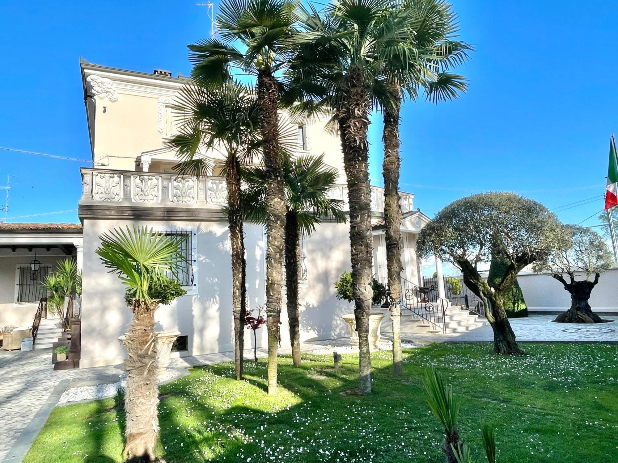 B&B Stazione Don Camillo Brescello Exterior photo